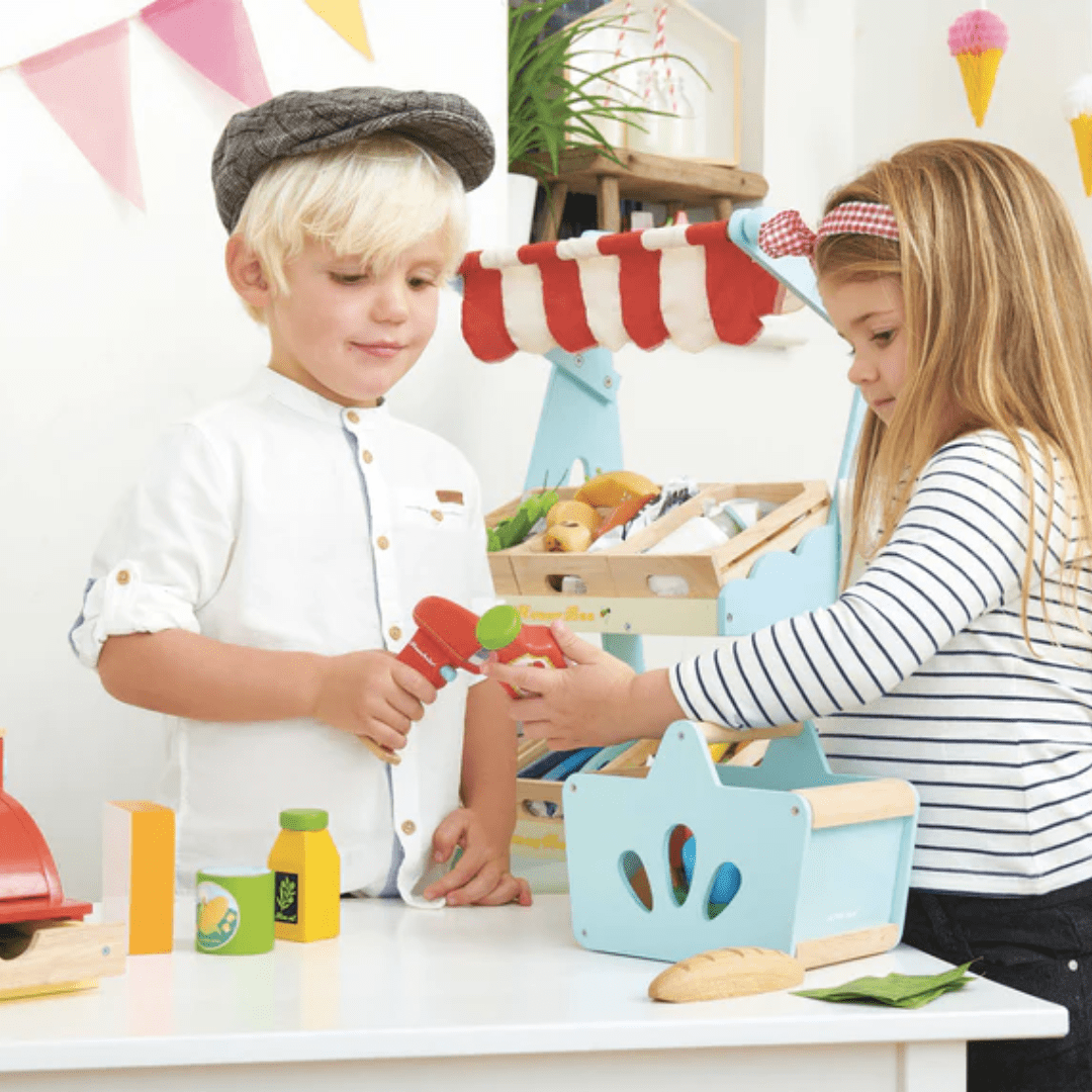 Kids-Playing-Shops-Together-With-Le-Toy-Van-Groceries-Set-And-Scanner-Naked-Baby-Eco-Boutique